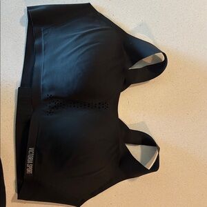 Victoria Sport Black Sports Bra